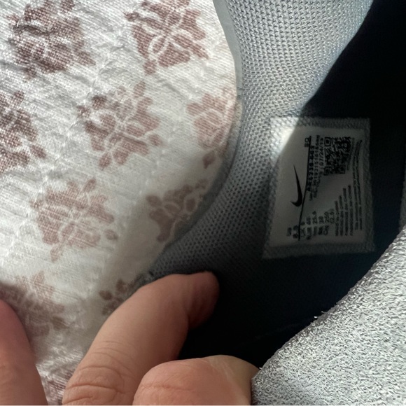 8.5 - Picture 9 of 10